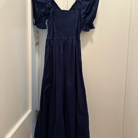 Elegant Navy Midi Dress - Picture 3 of 5